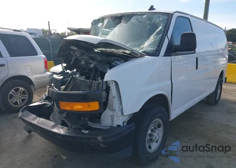 2019 Chevrolet Express 2500 Work Van z USA, uszkodzony, nr VIN 1GCWGAFPXK1365332
